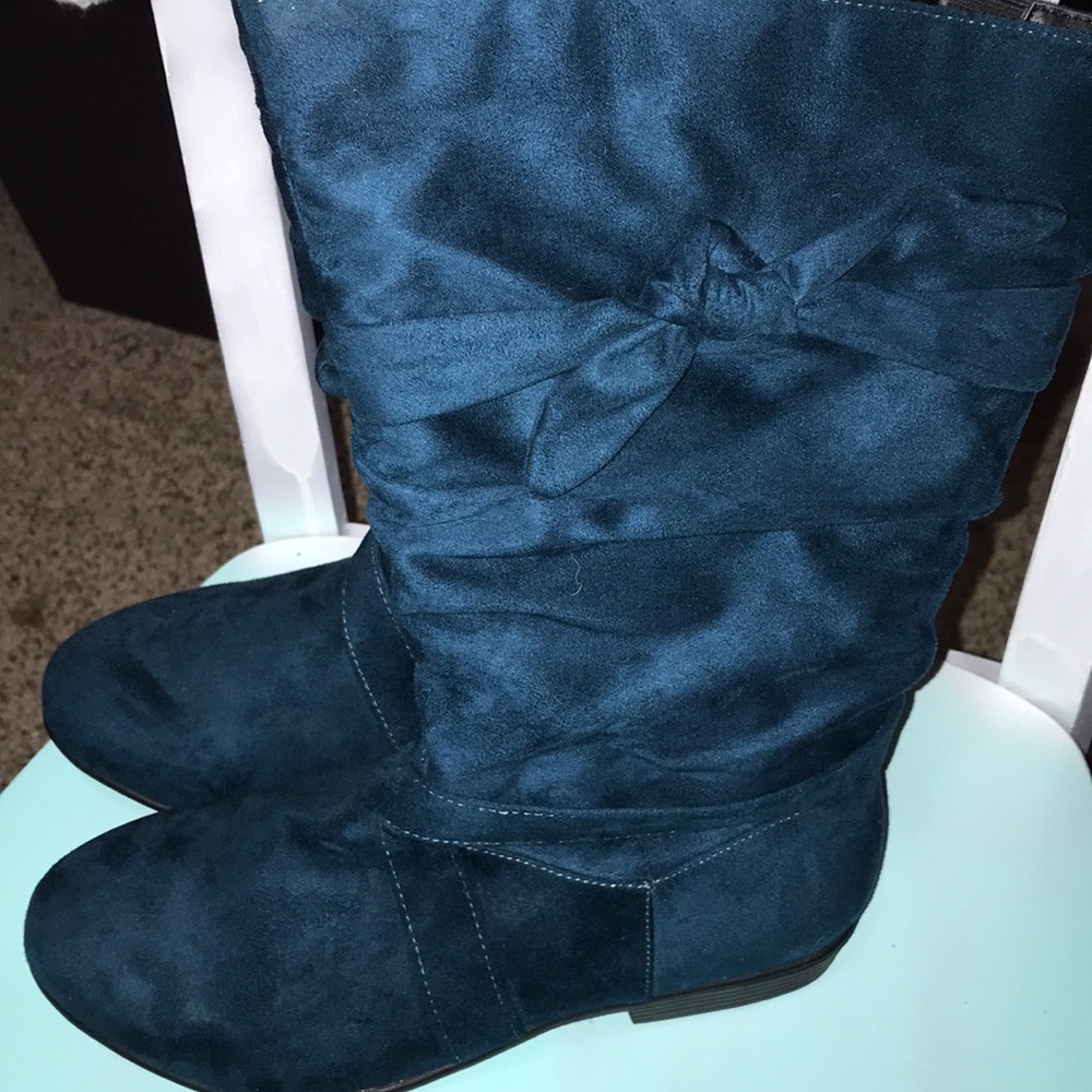 Size 10 wide blue boots